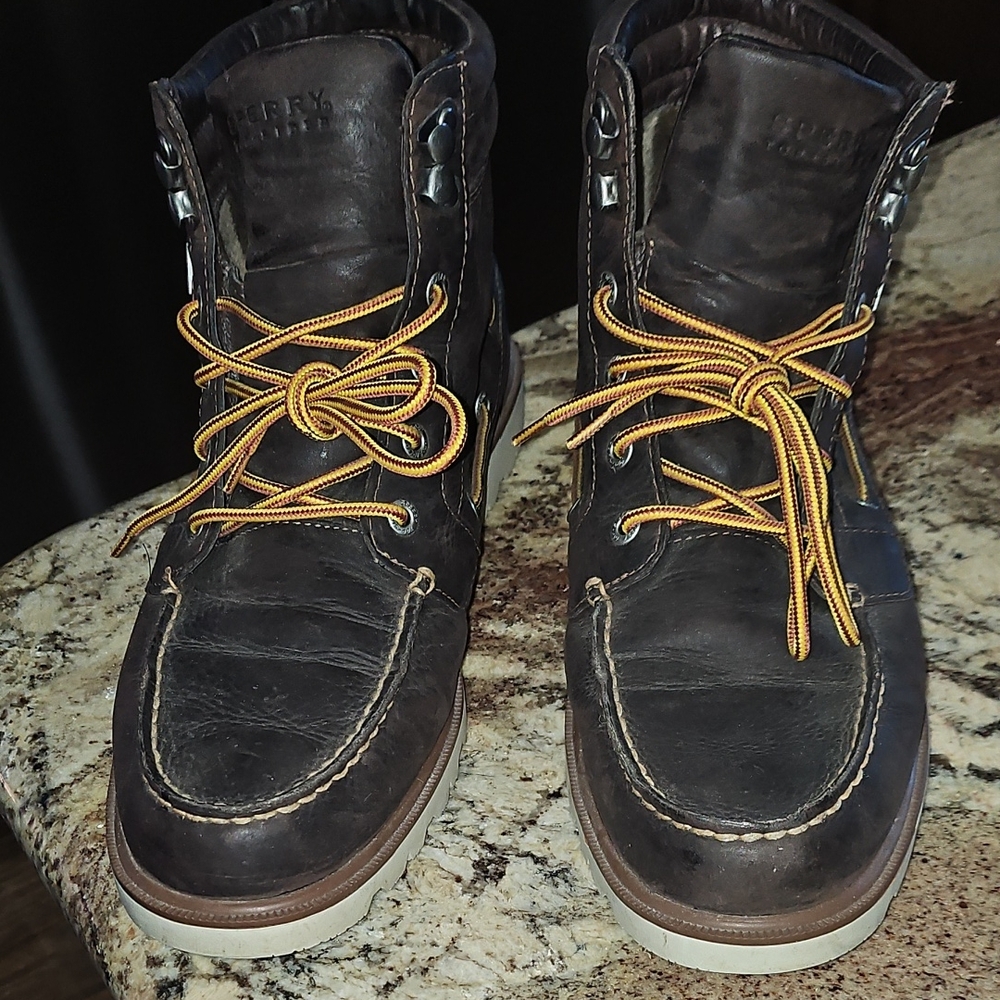 Sperry Men's Leather Boots with Tan Laces